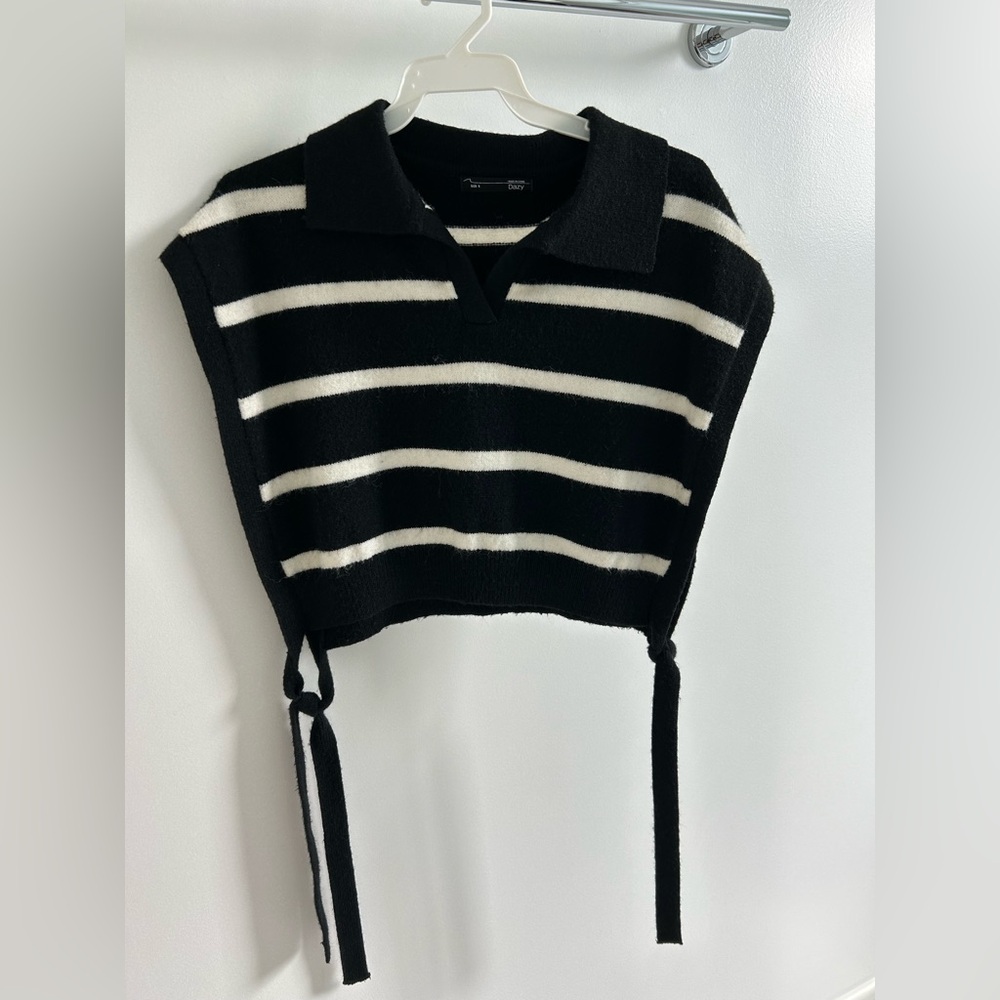 Dazy Black and White Striped Collarsd Cropped Sweater Vest